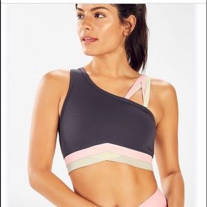 NWOT Winn Low Impact One Shoulder Sports Bra SMALL grey